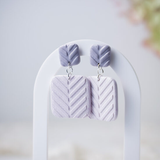 Teksturēti auskari gaišā lavandas tonī