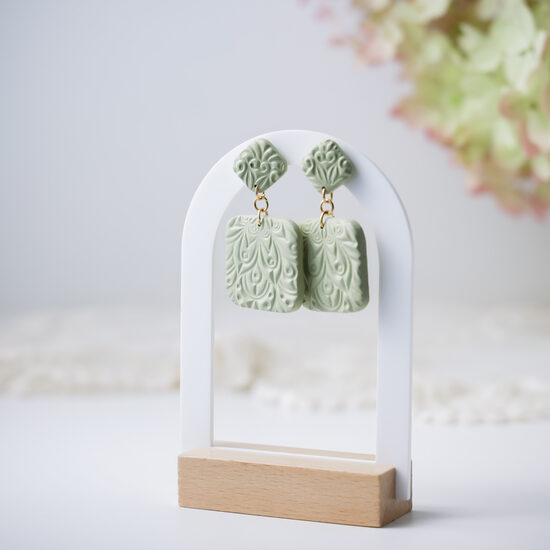 Teksturēti, gaiši zaļi auskari