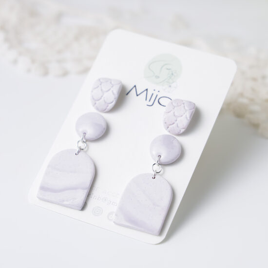 Auskaru komplektiņš gaišā lavandas krāsā