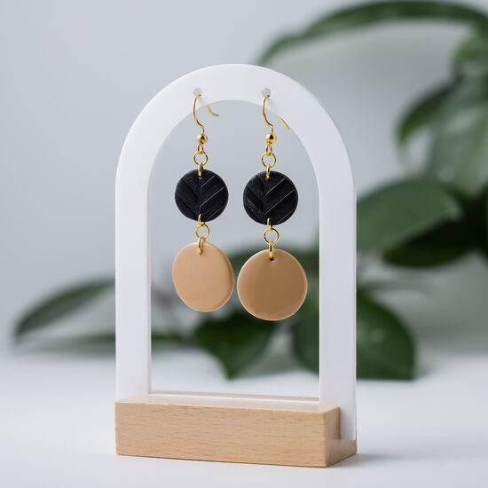 Bēši auskari ar melnu akcentu