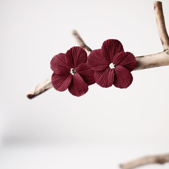 Bordo krāsas ziedu formas auskari